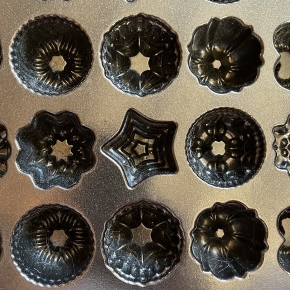 BUNDT TEA CAKE & CANDIES NonStick Pan 2.5cup .59Liter Flower Star Heart Cake NEW - Picture 7 of 16